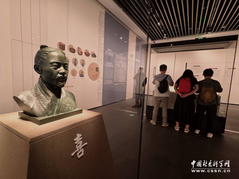 惠此简书—睡虎地秦墓出土简牍”展览在湖北省博物馆展出-中国社会