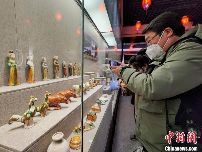 山东济南出土50余件唐三彩含天王俑等大型器物-中国社会科学网