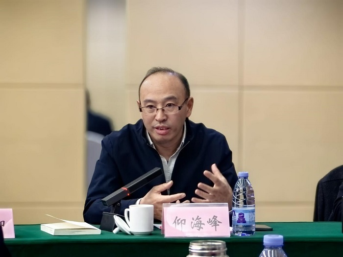 用理论和实践力证中国化时代化的马克思主义行