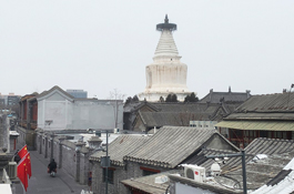 红旗与白塔